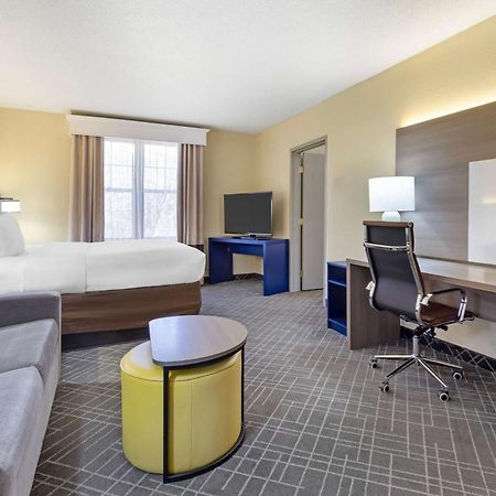 Comfort Suites Hanes Mall Winston-Salem Exterior photo